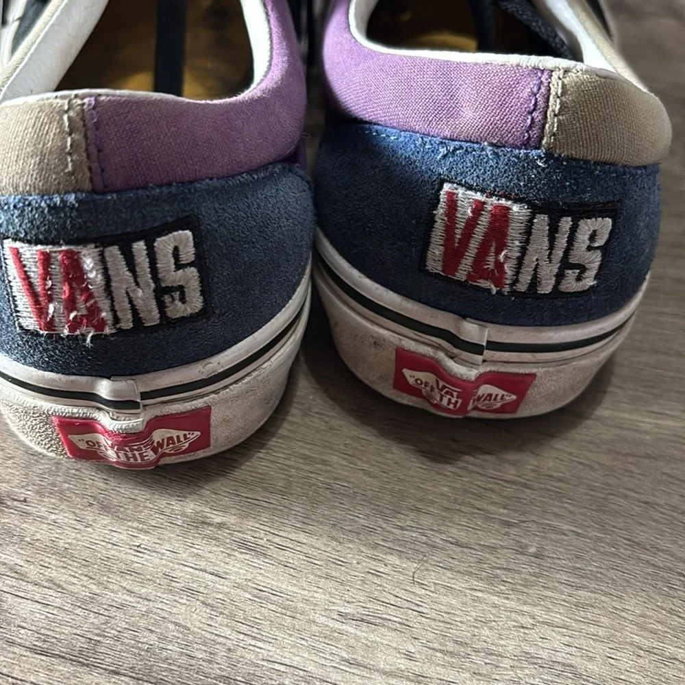 Vans multi colored lace up shoes men’s size 7 woman’s size 8.5